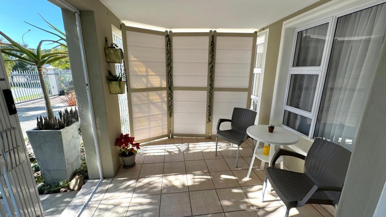 Plett57 - Self Catering - Room No2 بليتنبيرغ باي المظهر الخارجي الصورة